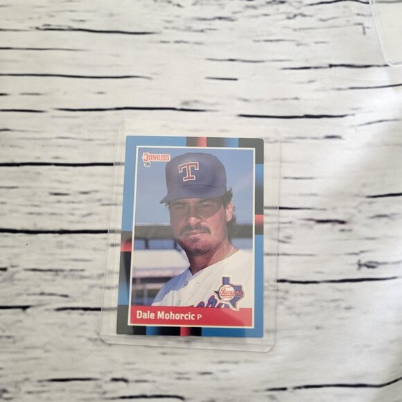 New 1988 Dale Mohorcic P BaseBall Card -Vintage - Picture 1 of 2